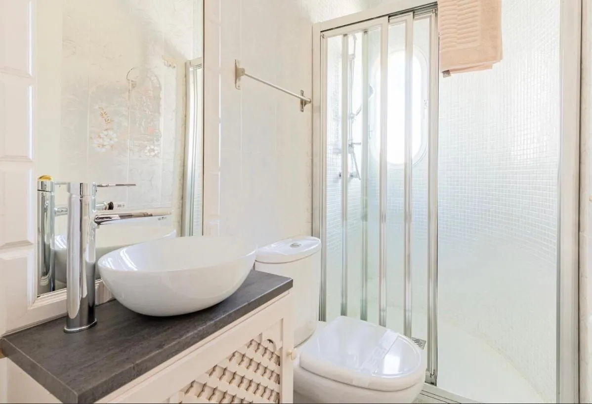 Villa Bora Bora Marbella Homestay